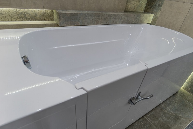 _vyrp14_3291Bezbarierova-vana-IMPRESSIONE-140-x-76-cm-s-dvierkami-na-lavej-strane-005
